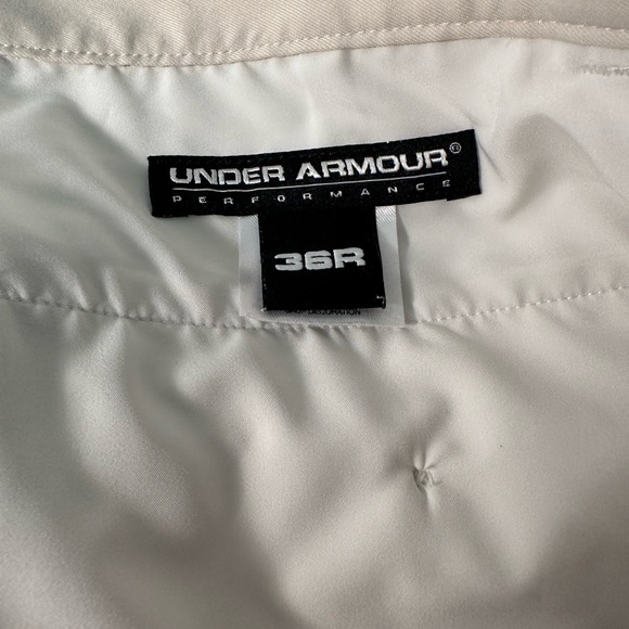 Men’s‎ Under Armour Performance Pleated Front Golf Shorts. Size 36R. Cream. - Picture 8 of 9